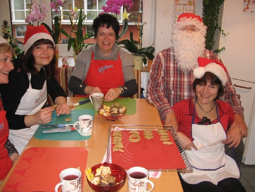 Fröhliche Weihnachtsbäckerei